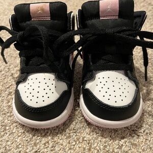 Nike Kids Black and Pink Sneakers